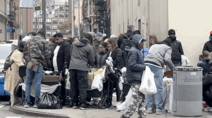 Illegal Immigrant Vendors in NYC Return to Canal Street Weeks after ICE Raid
